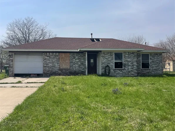 403 S 1st St, Sanger, TX 76266