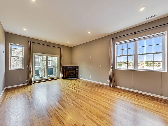 5th image of 3231 W Fullerton Ave #3SW