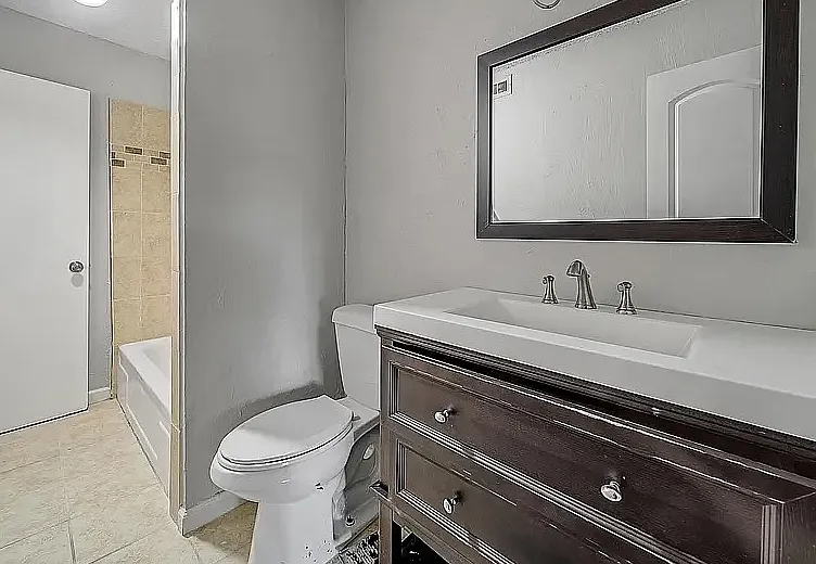 1901 Kingswood Ct #1903 — Photo 8