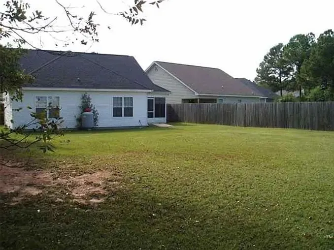 Large, private, fenced back yard!