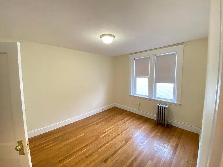 110 Washington St — Photo 5