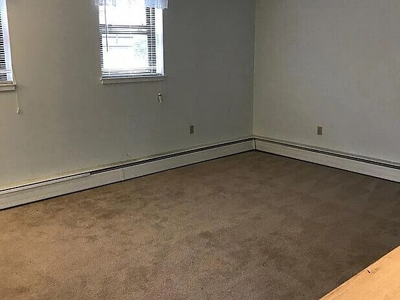 4th image of 10 Juniper St APT 33