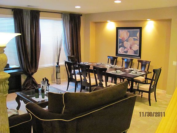 Formal Living/ dinning room