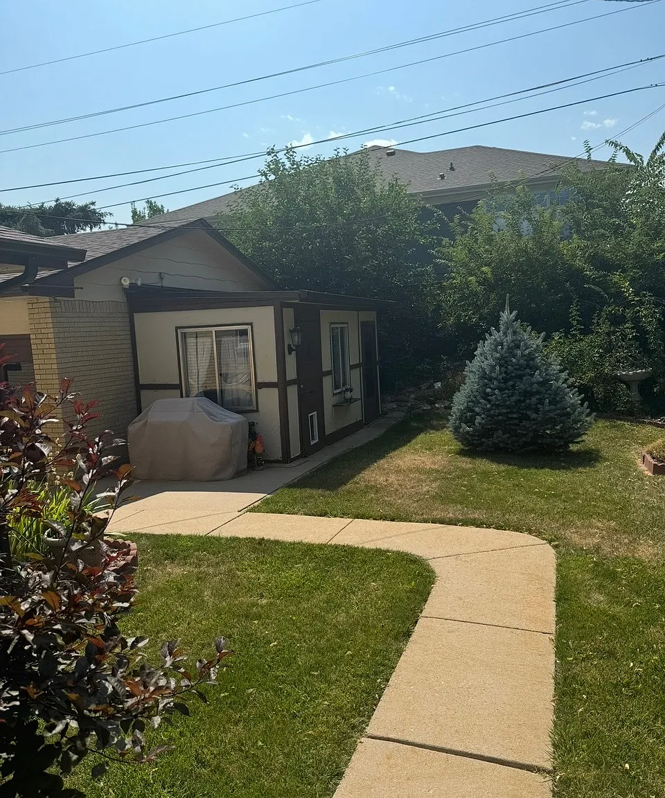 3 bed, 2000 sqft, $1,950 — Photo 2