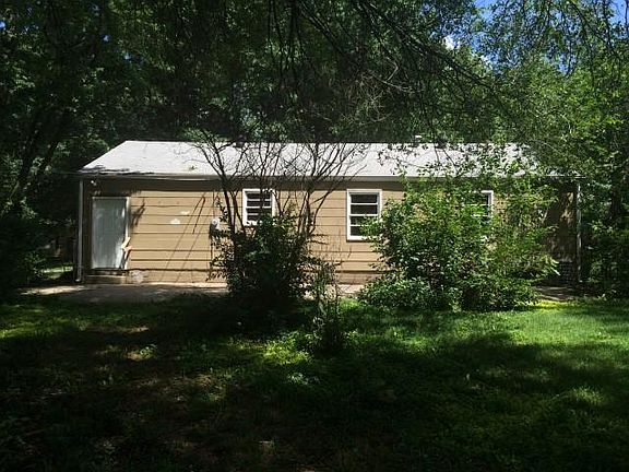 4th image of 10608 Eastern Ave
