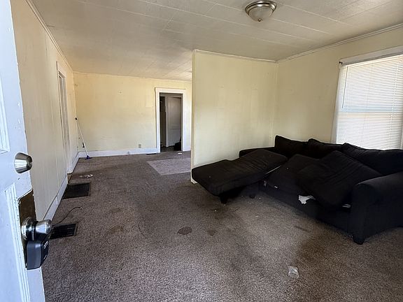 5th image of 1434 E Moore St