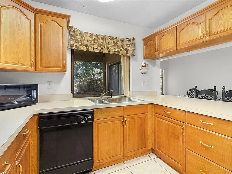 712 E Flag Way — Photo 13