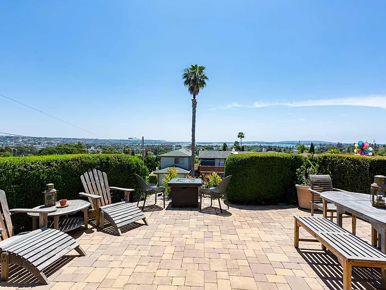 2473 Geranium St — Photo 41
