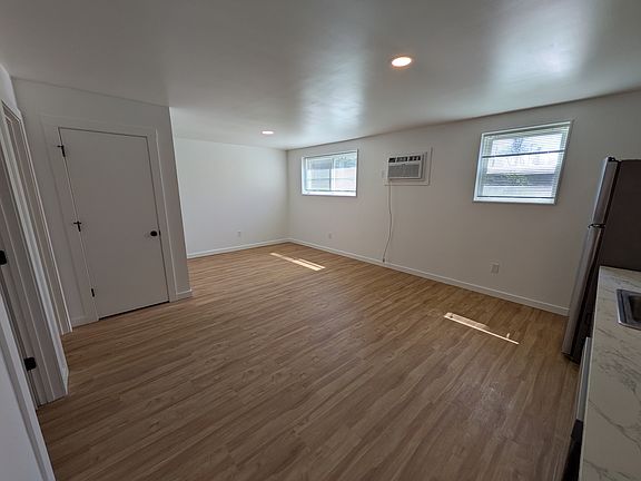 2nd image of 495 Old Boston Rd #B