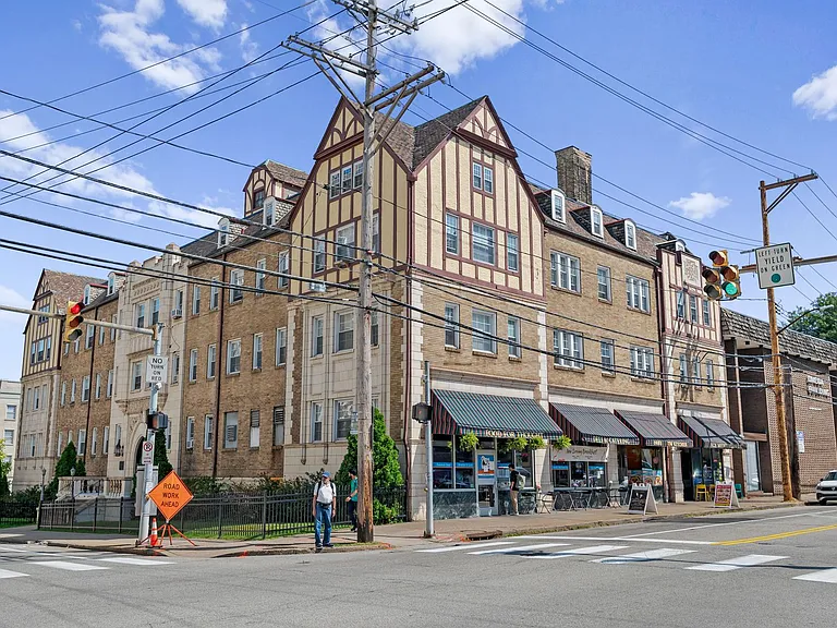 Bayard Manor Apartments — Photo 47
