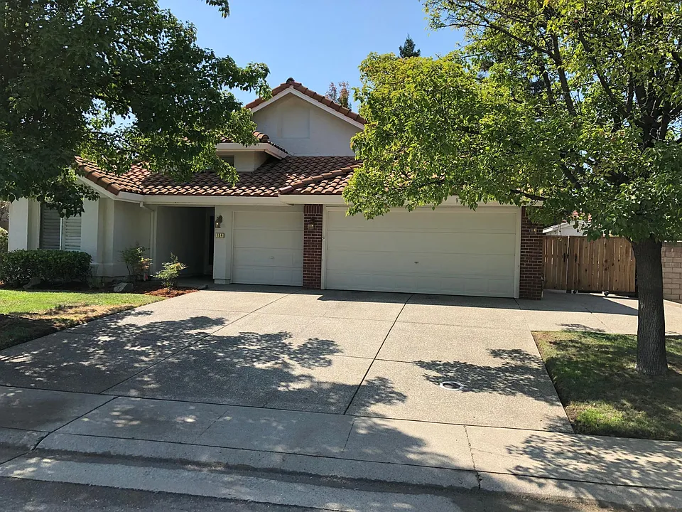 104 Blencowe Ct