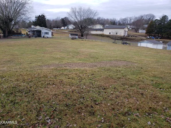 Brooks St, Tazewell, TN 37879
