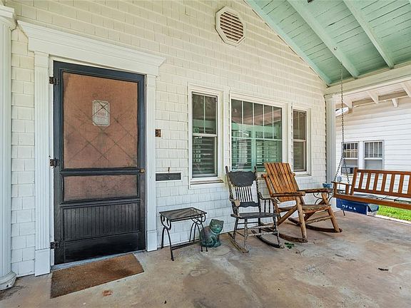 5th image of 1108 S Hoff Ave