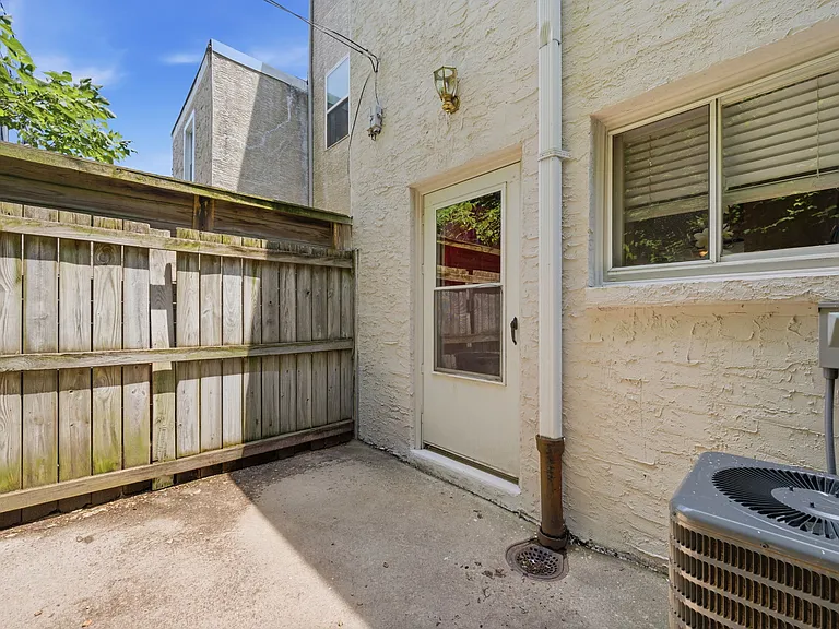 928 N Bambrey St — Photo 35