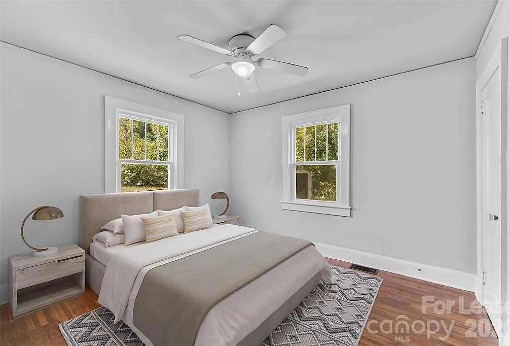 2 bed, 884 sqft, $1,650 — Photo 2