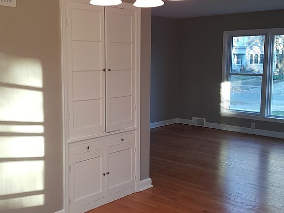 5th image of 5017 N Kent Ave
