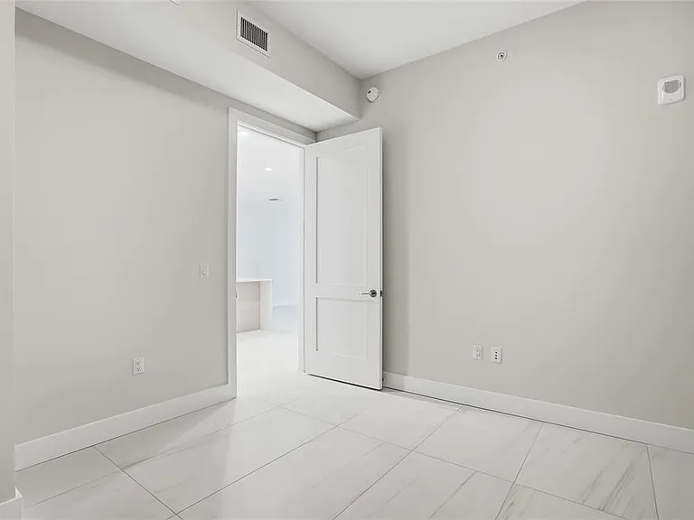 275 1st Ave S #1003 — Photo 73
