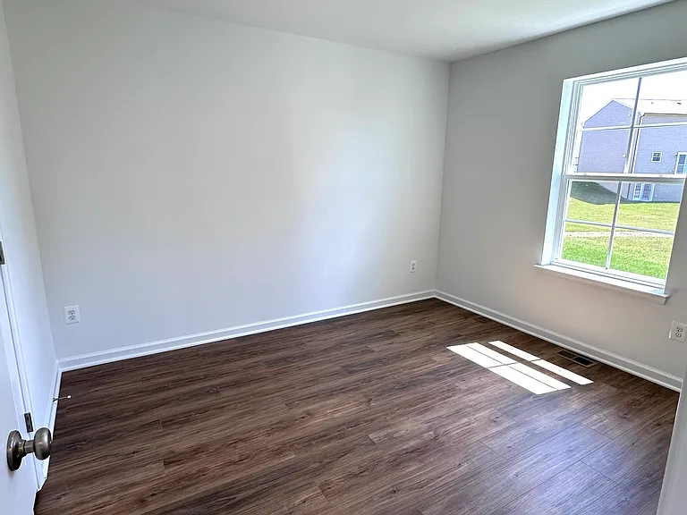 151 Capulet Ct — Photo 4