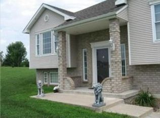 9545 Heritage Hills Dr, Cameron, MO 64429