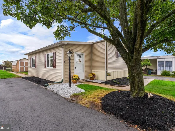 44 Ridgewood Mnr, Manheim, PA 17545