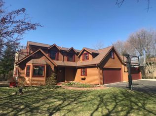 423 Bron Derw Ct, Wales, WI 53183