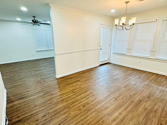 4th image of 3929 Sidney Lanier Blvd