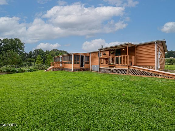 5th image of 345 Short Bark Rd