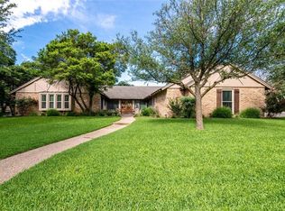 720 Wooded Crest Dr, Woodway, TX 76712