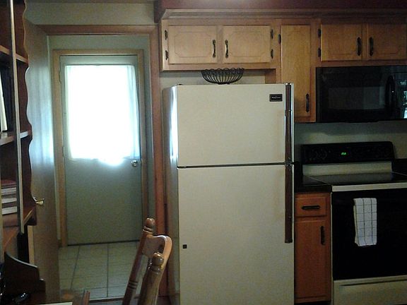 Kitchen with Side Entrance