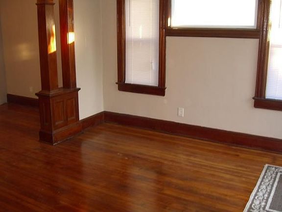 4th image of 546 Davis Ave