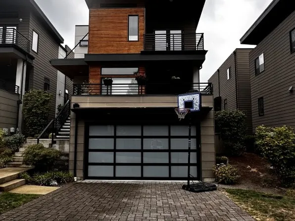 8712 114th Ave NE, Kirkland, WA 98033