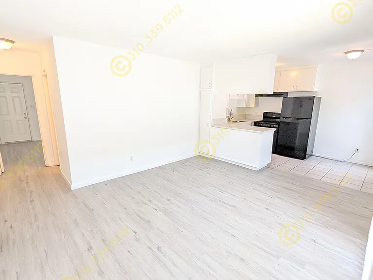 1420 Barry Ave #4 — Photo 1