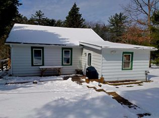 131 Woodtown Rd, Shohola, PA 18458