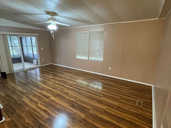4th image of 5004 Santa Christina Ave