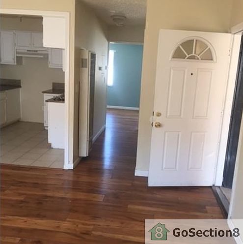 1st image of 932 W 84th St APT B
