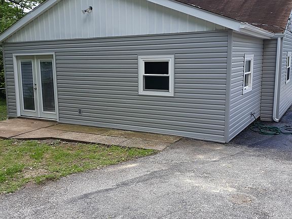 2nd image of 741 Garden Ave