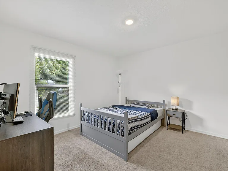 644 SW Hoffenberg Ave — Photo 31