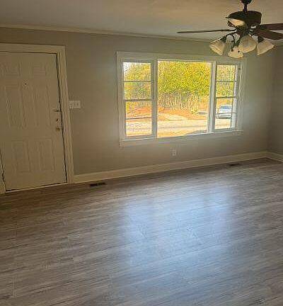 5th image of 708 Richmond St #1