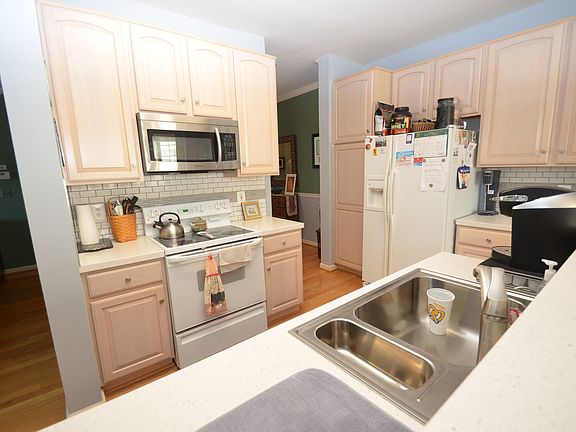 2nd image of 6480 Cheyenne Dr Unit 302