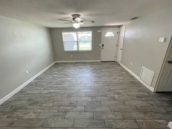 2nd image of 5016 Silk Oak Dr