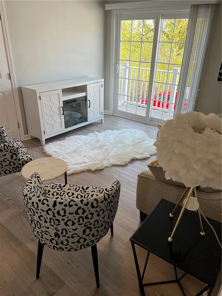 2 bed, 2.0 bath, 1600 sqft, $2,000 — Photo 4