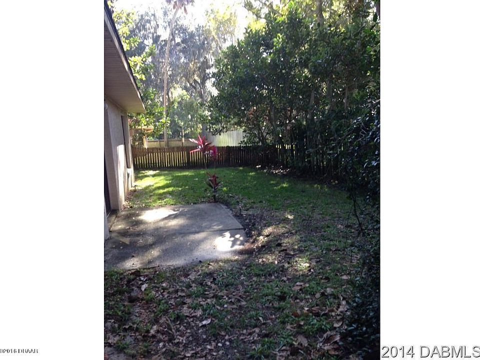 2nd image of 14 Woodgate Ct