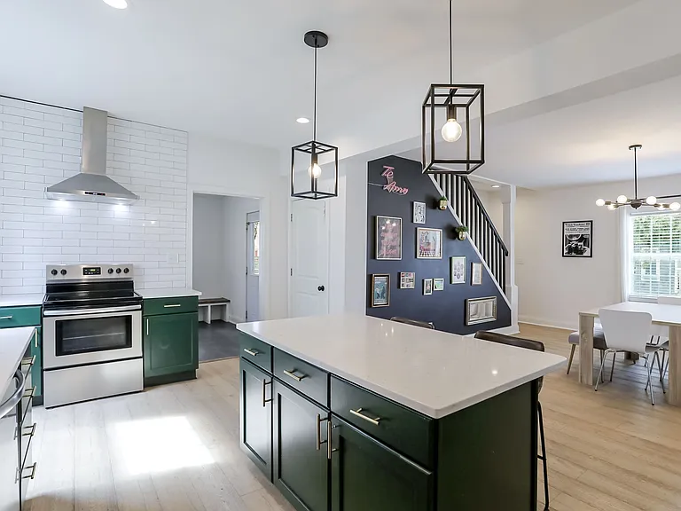 1306 S East St — Photo 25