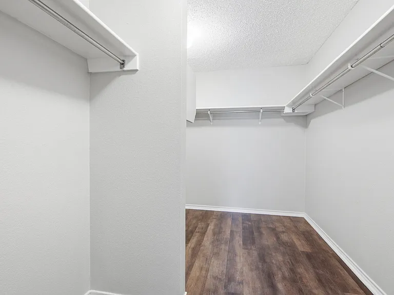 7900 Rosenberry Dr — Photo 22