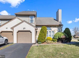 11 Laurel Cir, Newtown, PA 18940