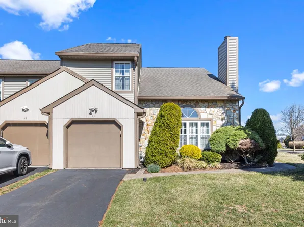 11 Laurel Cir, Newtown, PA 18940
