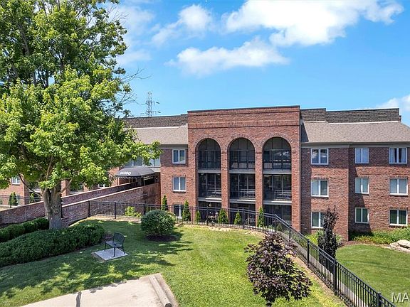 2nd image of 14300 Conway Meadows Ct E APT 303