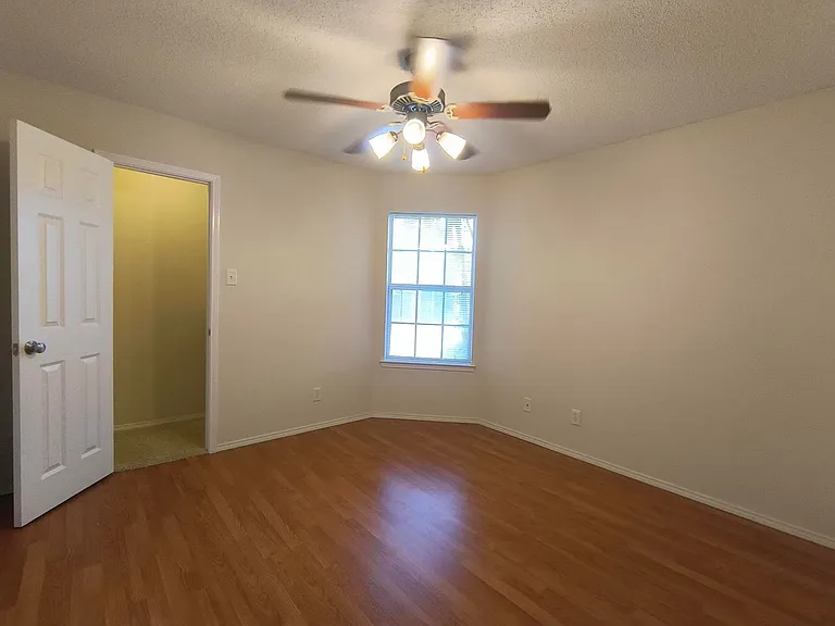 4302 Pinon Ridge Dr — Photo 8