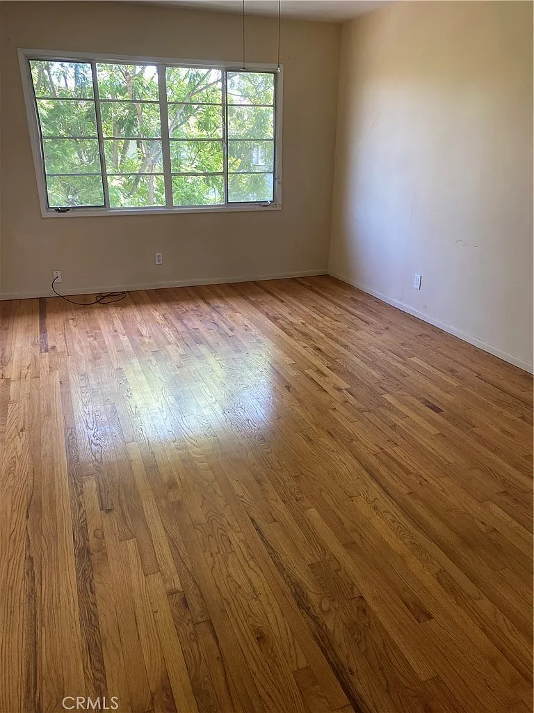 2 bed, 736 sqft, $2,200 — Photo 3