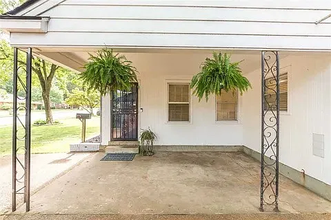 5037 Dee Rd — Photo 3